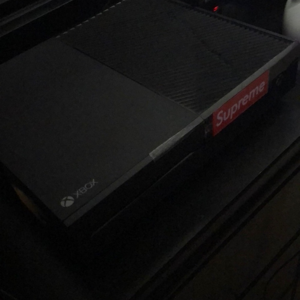 Mint condition xbox one with the supreme sticker